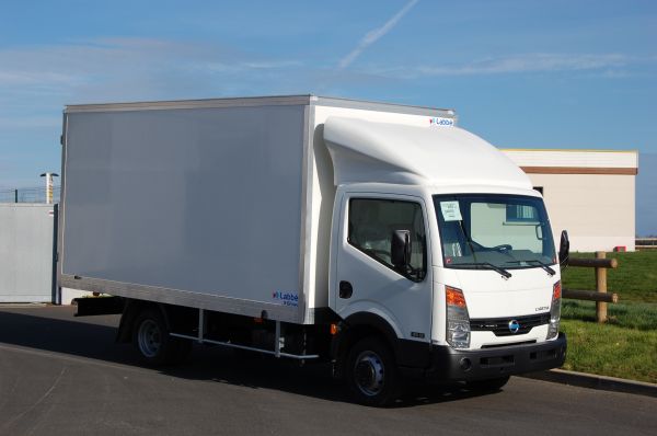 Nissan cabstar 01